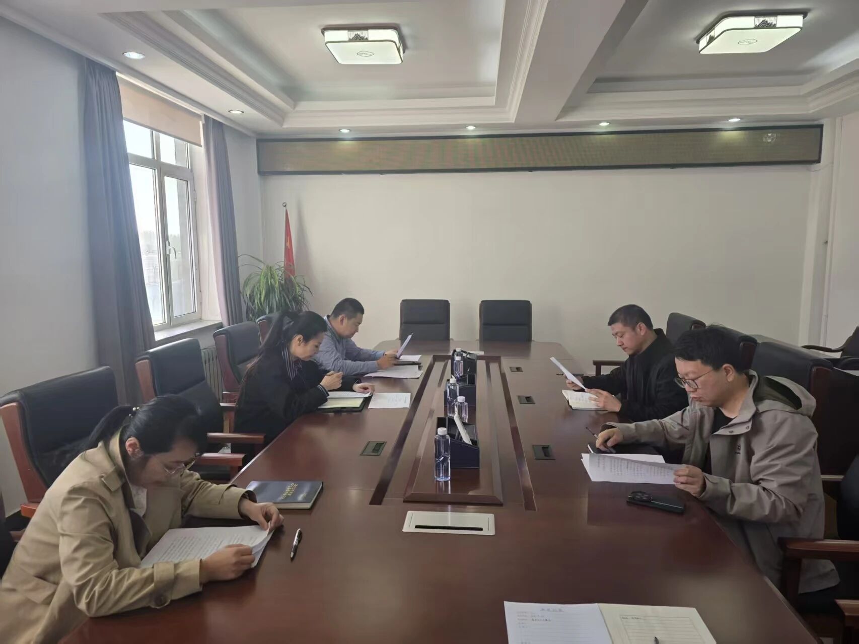 营口市石佛地区人民检察院召开党组会议分析研判一季度办案质效